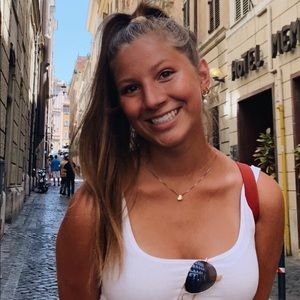 Meet your Posher, Anna